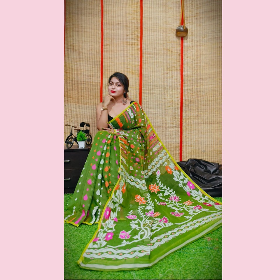 Light Green Dhakai Jamdani with Floral Motifs – Parinita Sarees and Fashion
