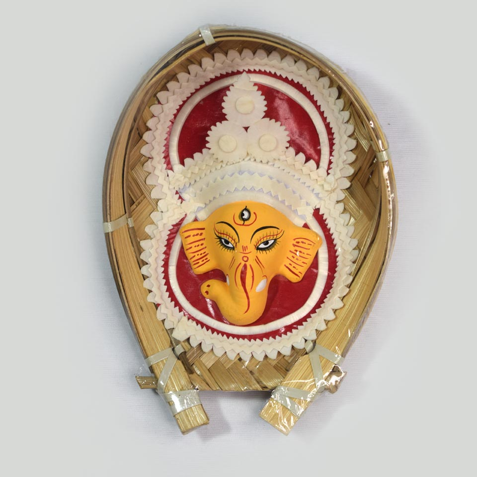 Handmade Ganesha Shola Pith on Kulo Bamboo Tray