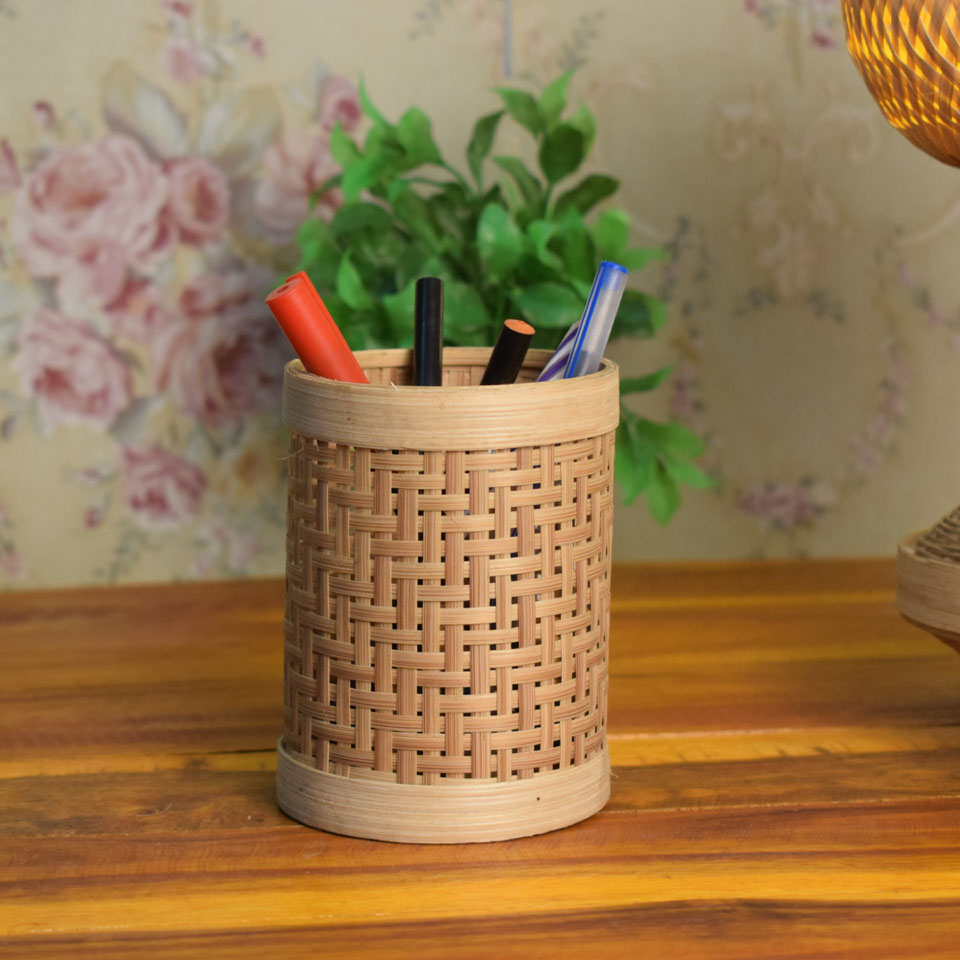 Bamboo Amazing Pen Stand